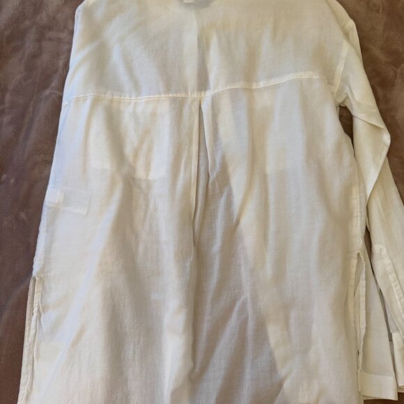 Old Navy White Linen Boyfriend Button down - Picture 3 of 3